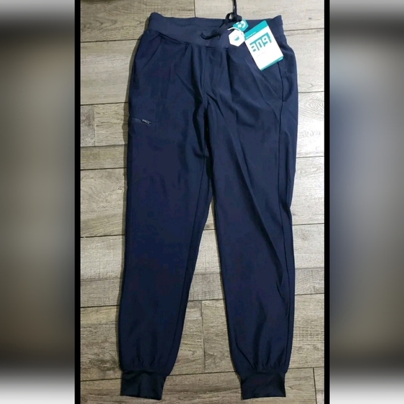 Uniforms World Scrubs for Women Set - Stretch Scrub Top & Pants, 8 Pockets, Sz M - Picture 8 of 16